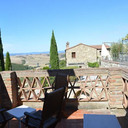 Relaxing Tuscan Getaway Asciano